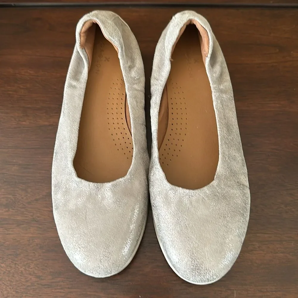 Caslon, Silver Hybrid Flats, size 8.5